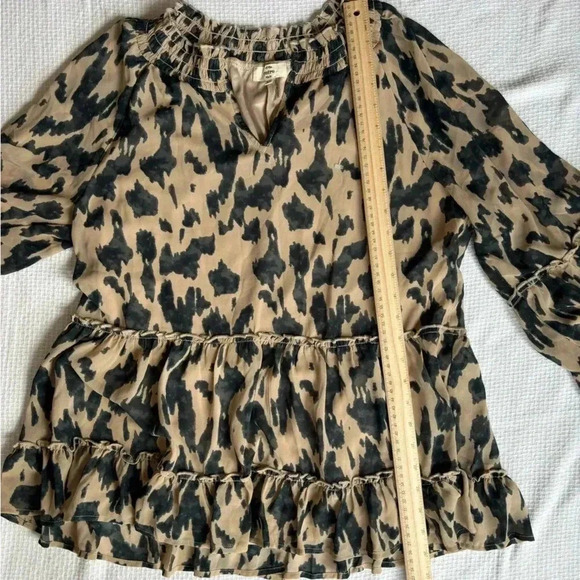 Entro Blouse M Animal Print Oversized Flounce Flutter Tired Feminine Flowy - Picture 9 of 11